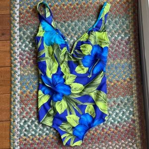 Avenue padded one peice swim suit